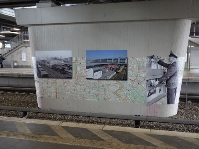 駅の壁画