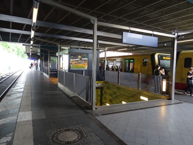 ヘルマン通り駅