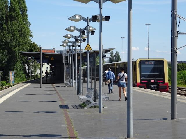 インスブルック広場駅