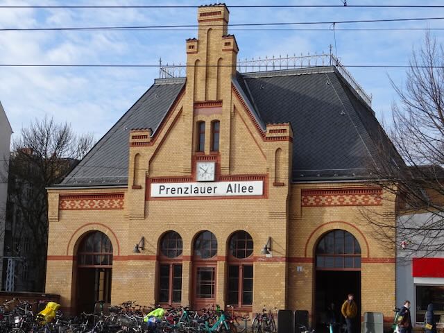プレンツラウ並木通り駅